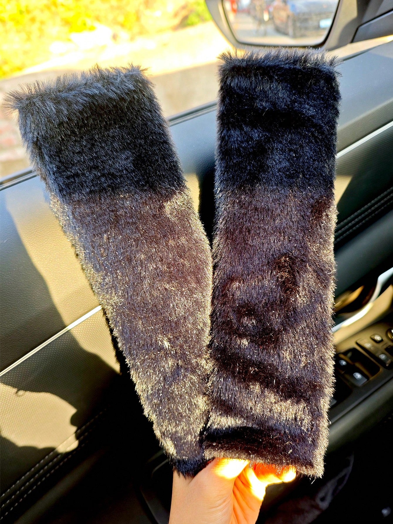 2pcs Winter Warm Short Plush Shoulder Protection, Warm And Anti Strangulation Seat Belt Protective Cover