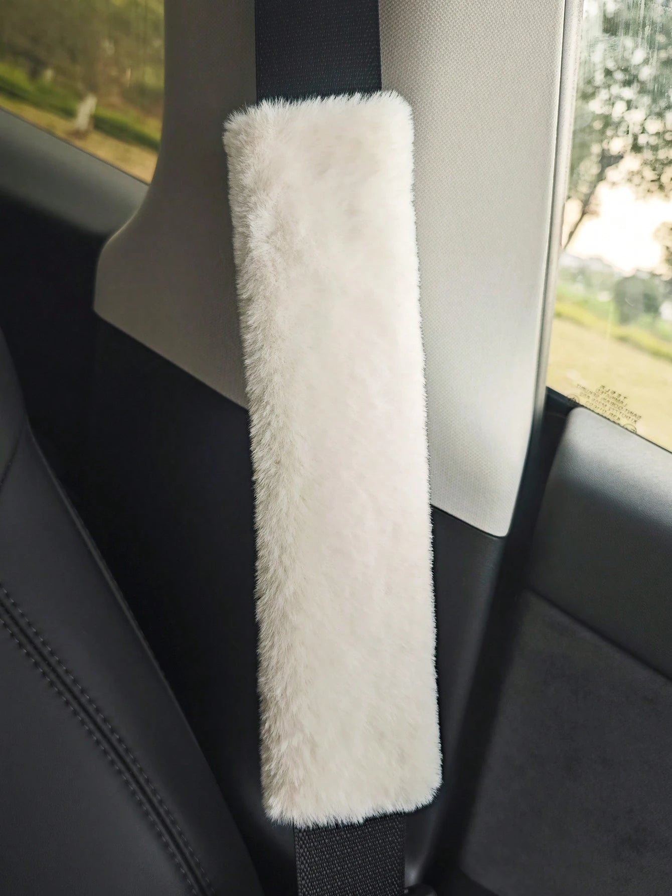 2pcs Winter Warm Short Plush Shoulder Protection, Warm And Anti Strangulation Seat Belt Protective Cover