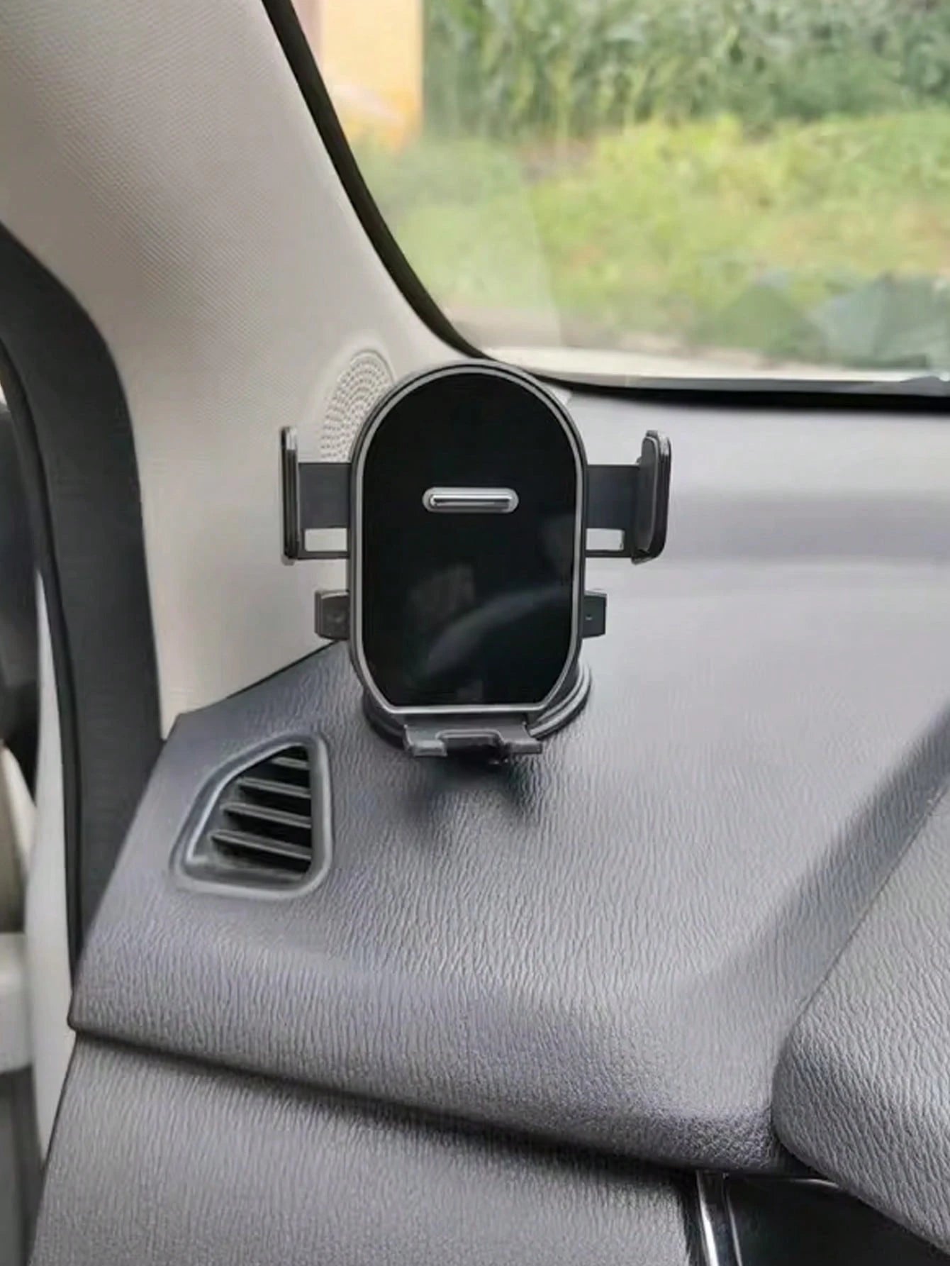 360° Rotatable Dashboard Phone Holder- With Suction Cup Base, Auto-Lock Mechanism, Anti-Shake, Universal Car Navigation Mount