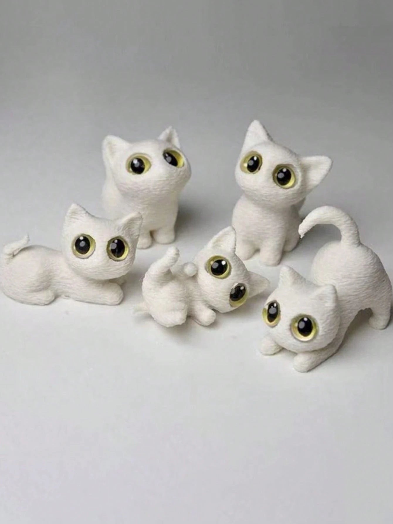 3D Figurine, Women's Car Accessories, Car Decor Ornament, Super Cute Small Figurine, Warm Small Ornament, Essential For Car Interior, Black & White Kitten, Various Adorable Designs, Very Healing, Holi