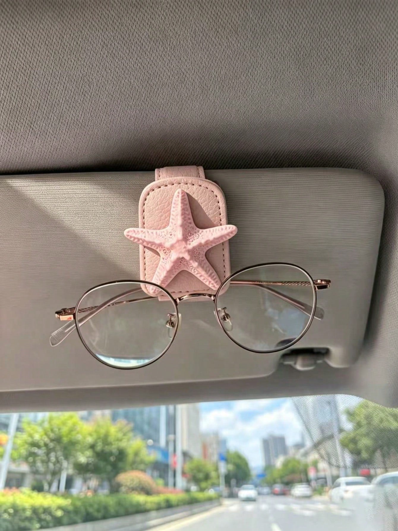 3D Starfish Leather Car Visor Glasses Clip, Car Sun Visor Fashion Glasses & Ticket Storage Holder, Ocean Style Car Interior Decor, Light Pink Leather Beach Style Car Visor Fashion Glasses Card Holder