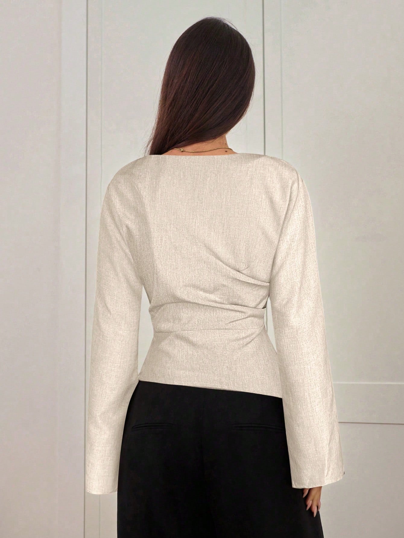 Aloruh Women's Autumn/Winter New Stylish Commuter Waist Ruched Asymmetric Hem Long Flare Sleeve V-Neck Pullover Blouse