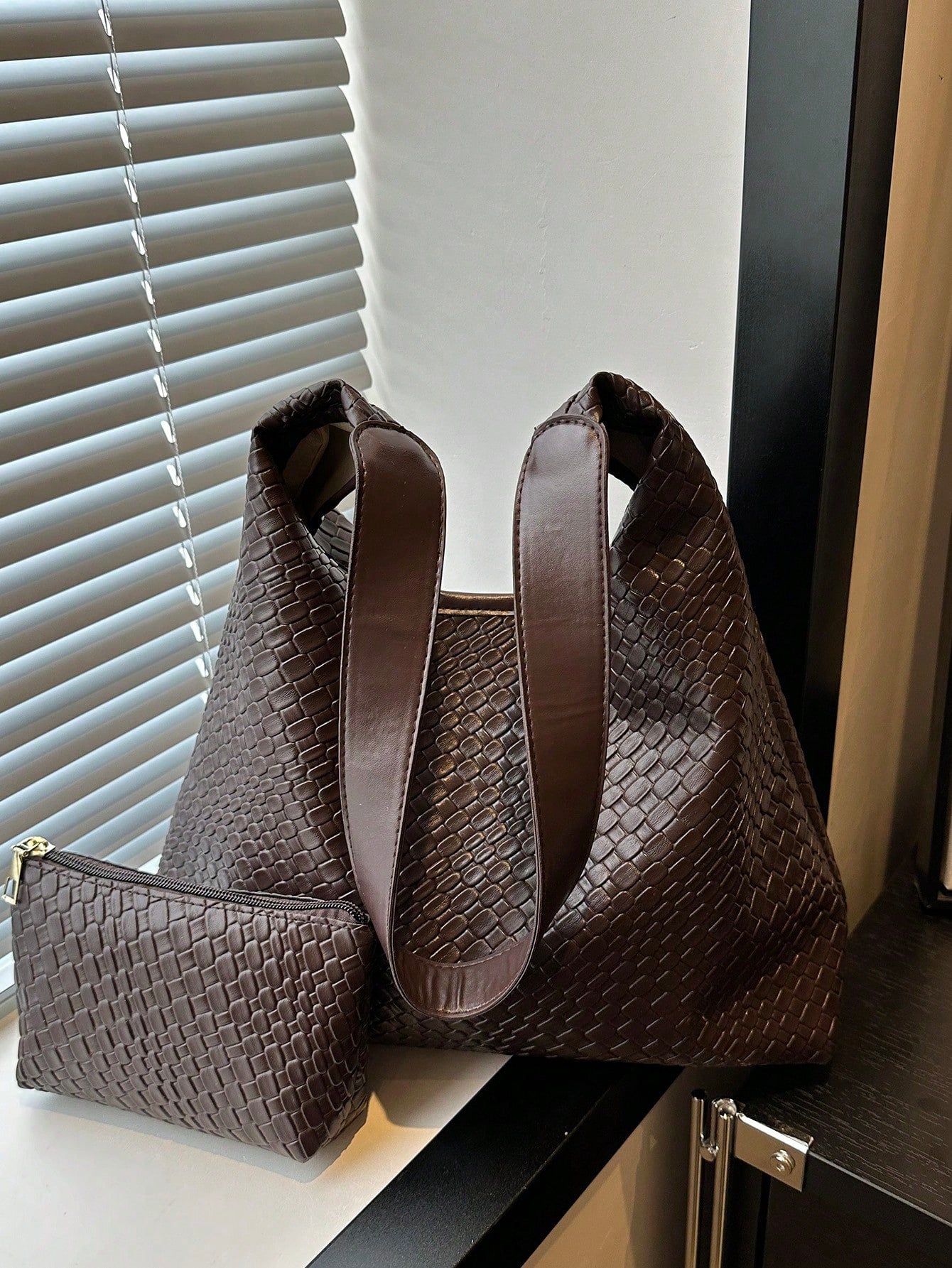 Artsy Woven Minimalist Tote Bag, 2024 Fashion Retro Casual Design Chic Large Capacity Shoulder Crossbody Bag For Women, Cross-Border E-Commerce