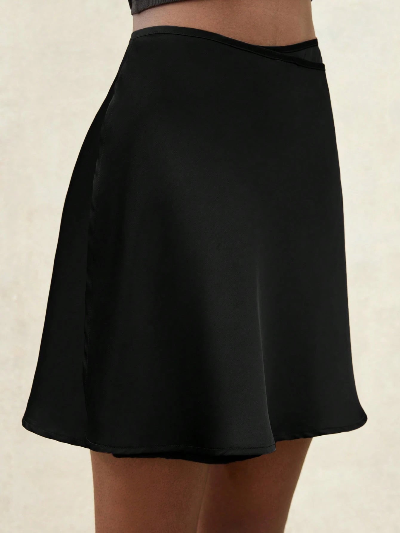 Aveloria Modichic New Classic French Elegant Minimalist Satin Material Solid Color Tie-Up Adjustable Waist Casual High Waist Skirt For Women