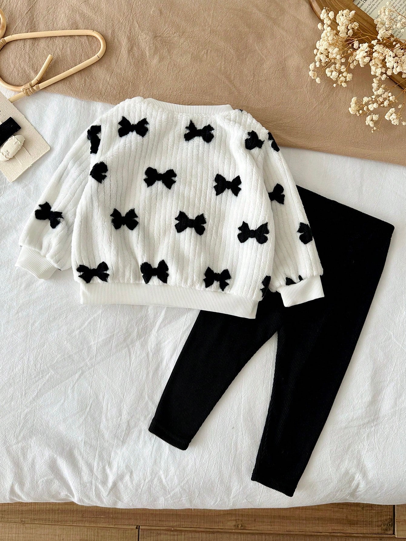 Baby Girl Black & White Jacquard Contrast Bow Soft Plush Pullover Sweatshirt Casual Sporty Versatile All-Match Base Layer Long Autumn Winter Pants Set