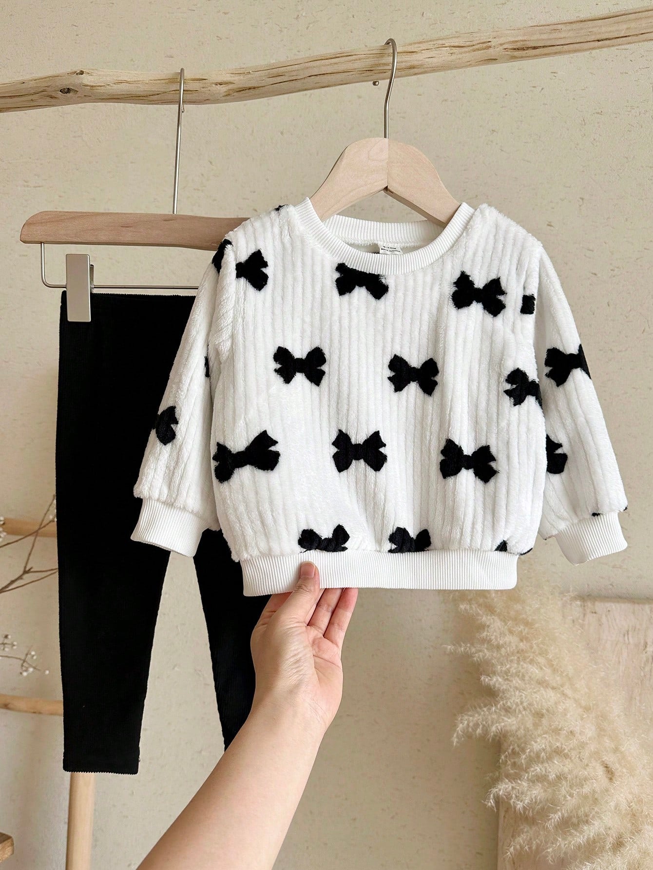 Baby Girl Black & White Jacquard Contrast Bow Soft Plush Pullover Sweatshirt Casual Sporty Versatile All-Match Base Layer Long Autumn Winter Pants Set