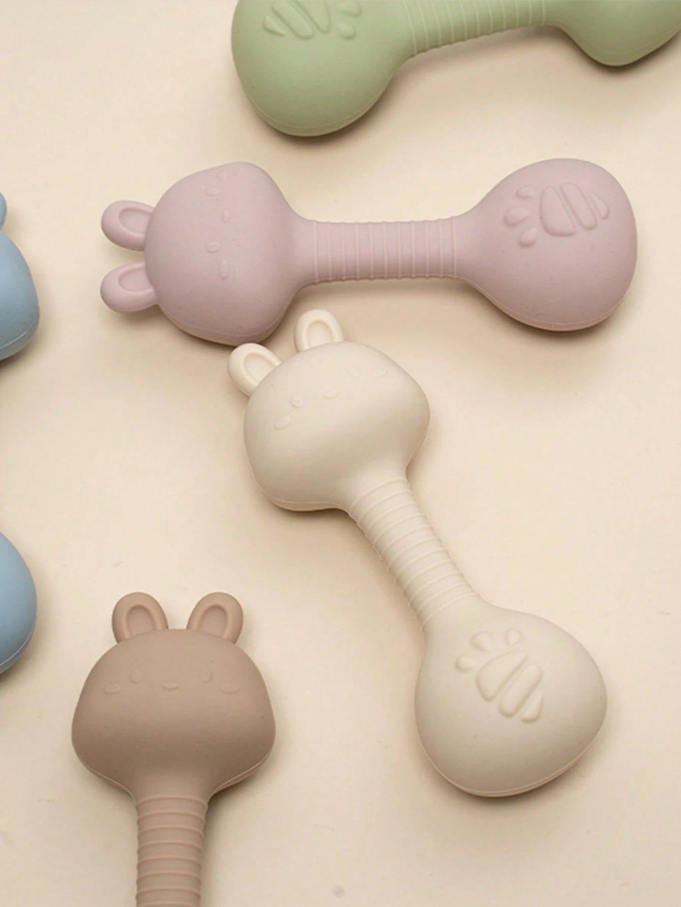 Baby Silicone Teether Toys Baby's First Teething Rattle Toy Cute Shape Easy To Grip For Babies 3-6 Months