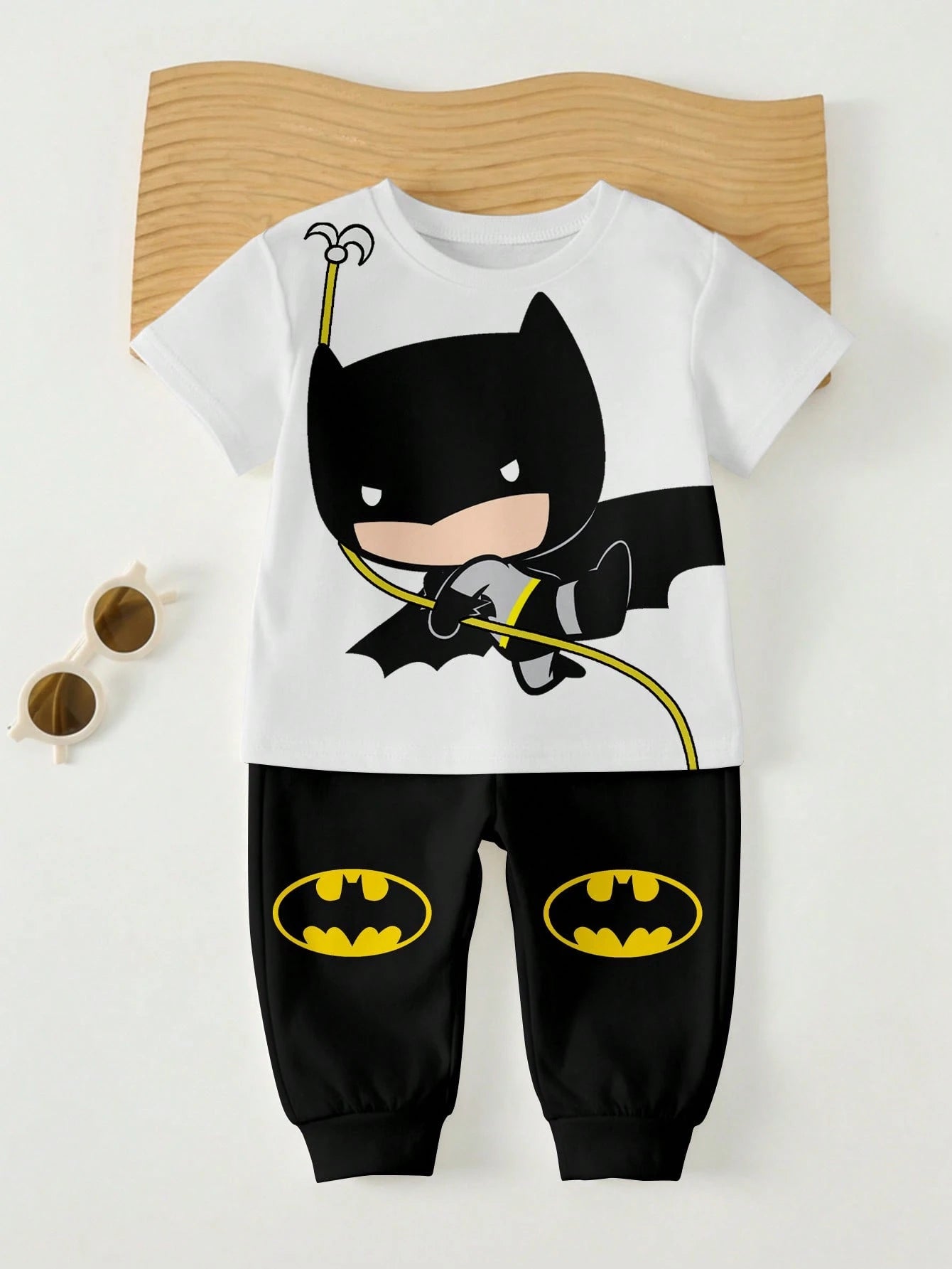 BATMAN X 2pcs/Set Baby Boy Black Summer Cute Beach Outfit,Casual Loose Short Sleeve T-Shirt And Pants Set,Graphic Cartoon Print,Comfortable Spring Clothing