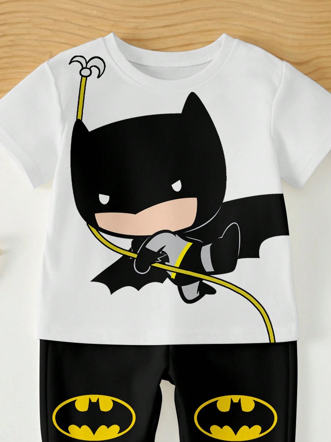 BATMAN X 2pcs/Set Baby Boy Black Summer Cute Beach Outfit,Casual Loose Short Sleeve T-Shirt And Pants Set,Graphic Cartoon Print,Comfortable Spring Clothing