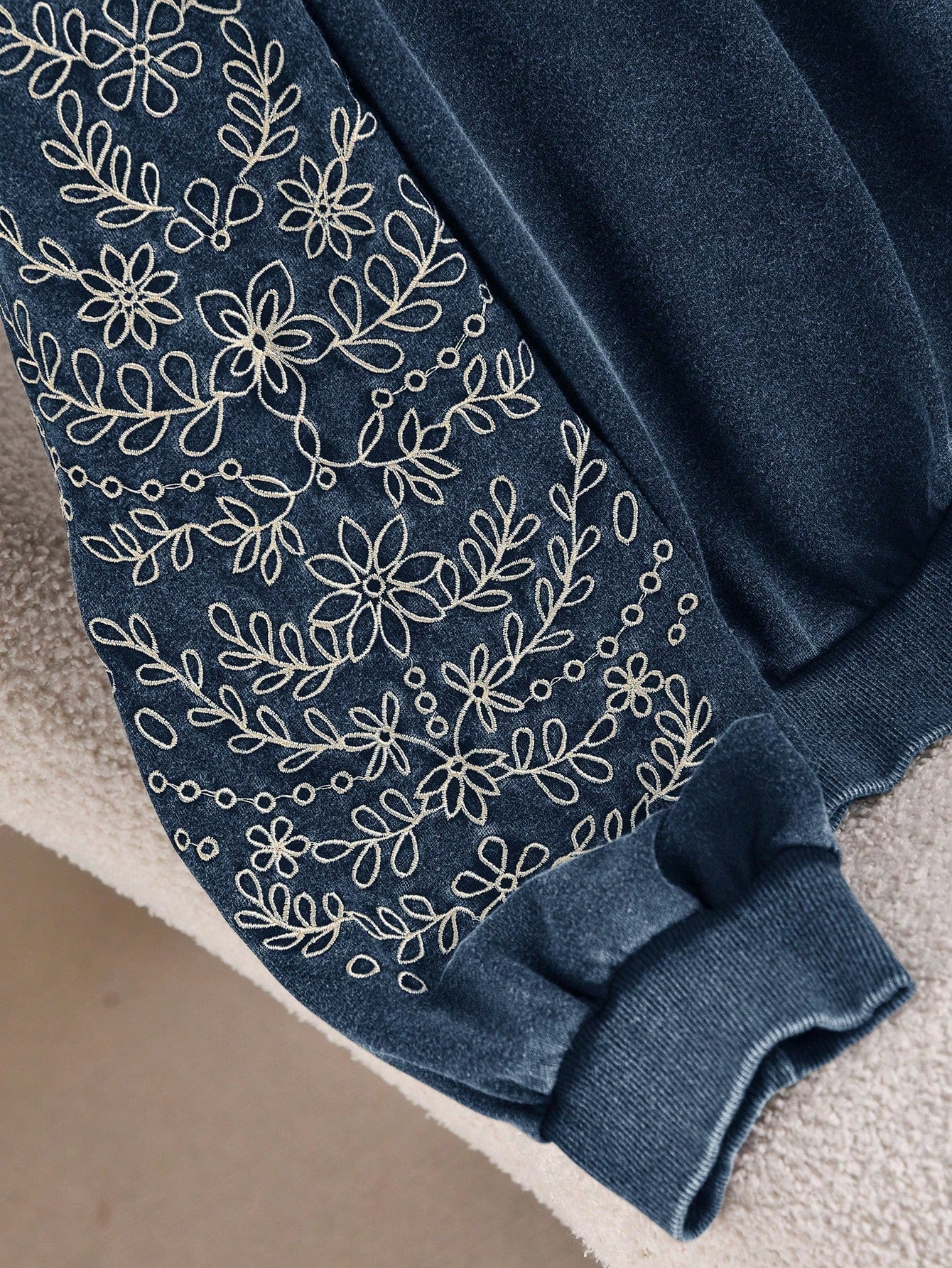 CosyJoli Plus Size Casual V-Neck Washed Snow Embroidered Long Sleeve Pullover T-Shirt For Spring Fall