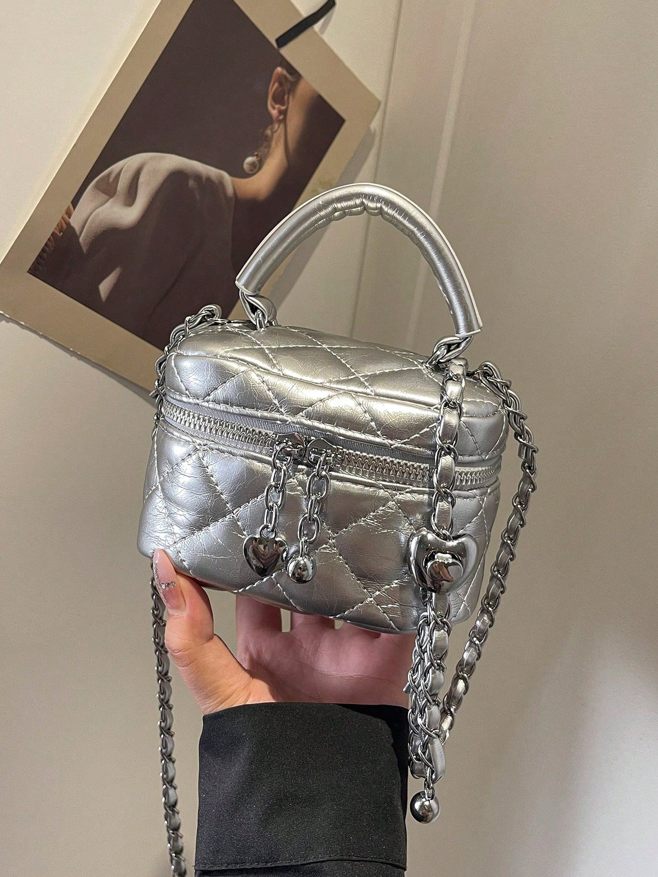 CUCCOO SZL New Fashion Classic Versatile PU Waterproof Fabric, Quilted Diamond Pattern Handbag, Lightweight And Portable Zipper Opening And Closing Design Love Zipper Decoration Crossbody Box Round Ba