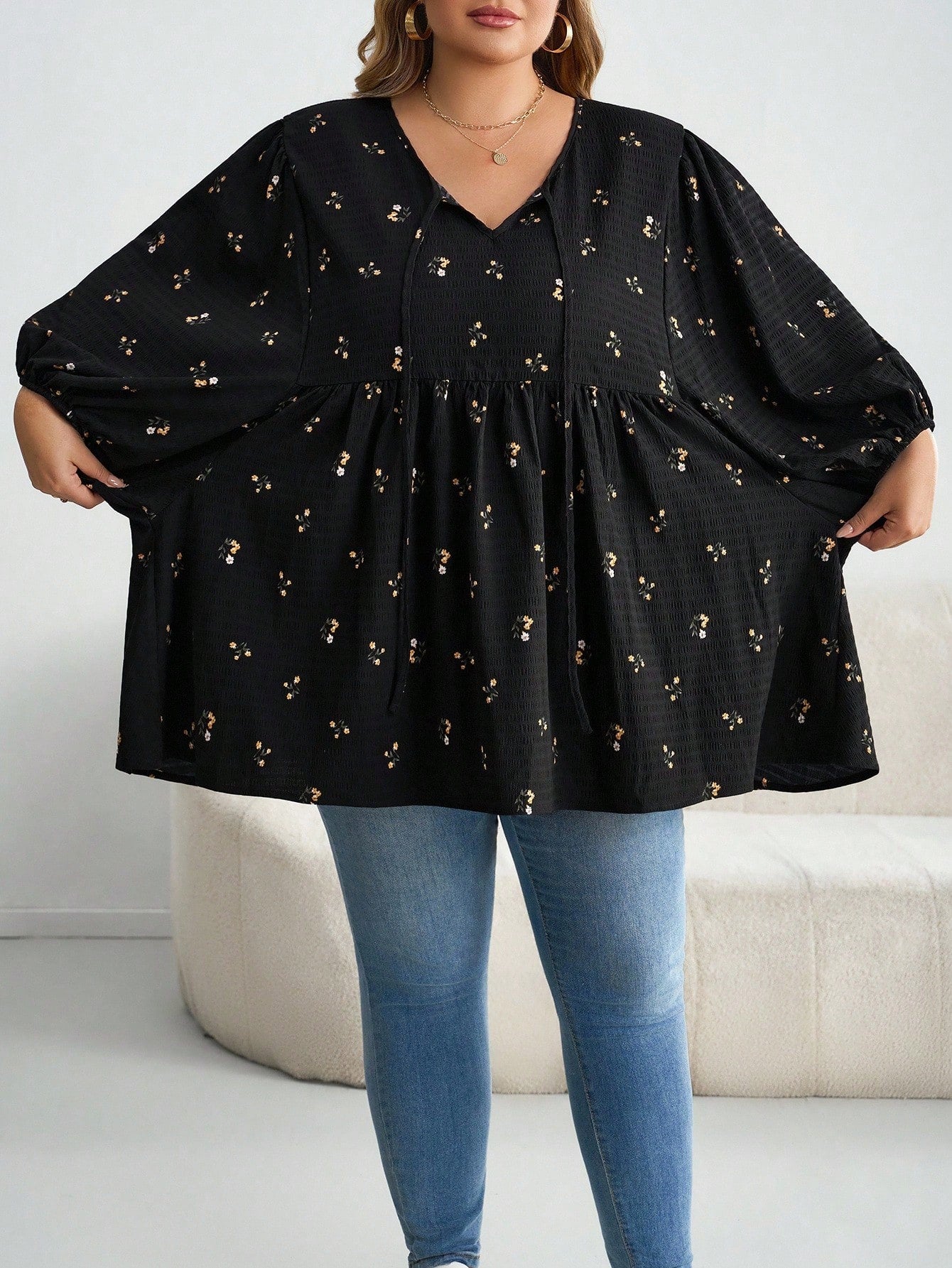 CURVE+ Plus Size Women Ditsy Floral Drawstring Neck Lantern Sleeve Loose Casual T-Shirt Plus Size Christmas Fall