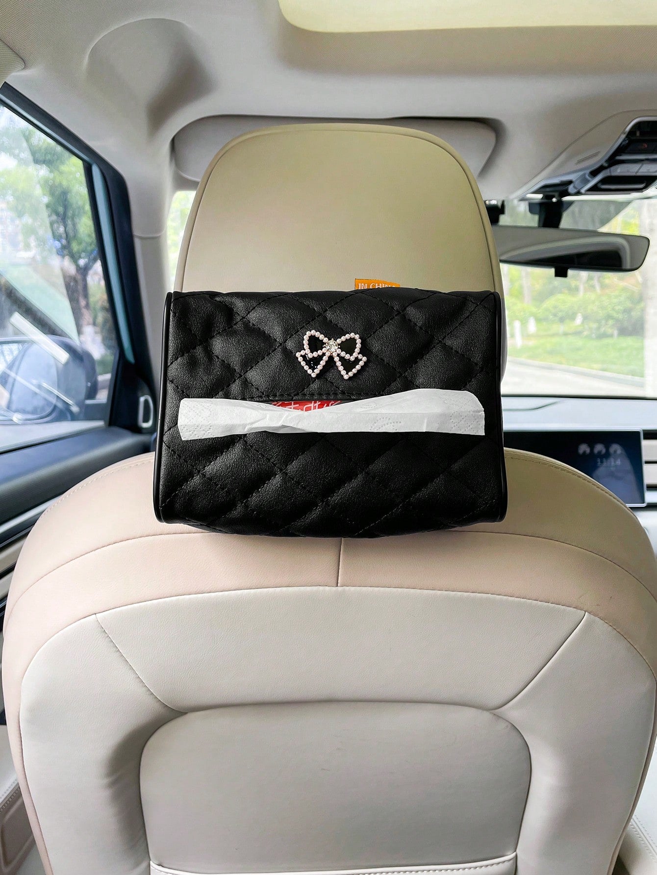 Cute Bow Tie Car Tissue Box, Leather Material Creative Visor Tissue Holder, Armrest Box Tissue Bag, Seat Back Tissue Holder, Car Interior Accessory (Length 17.5cm/6.88in, Width 12cm/4.72in)