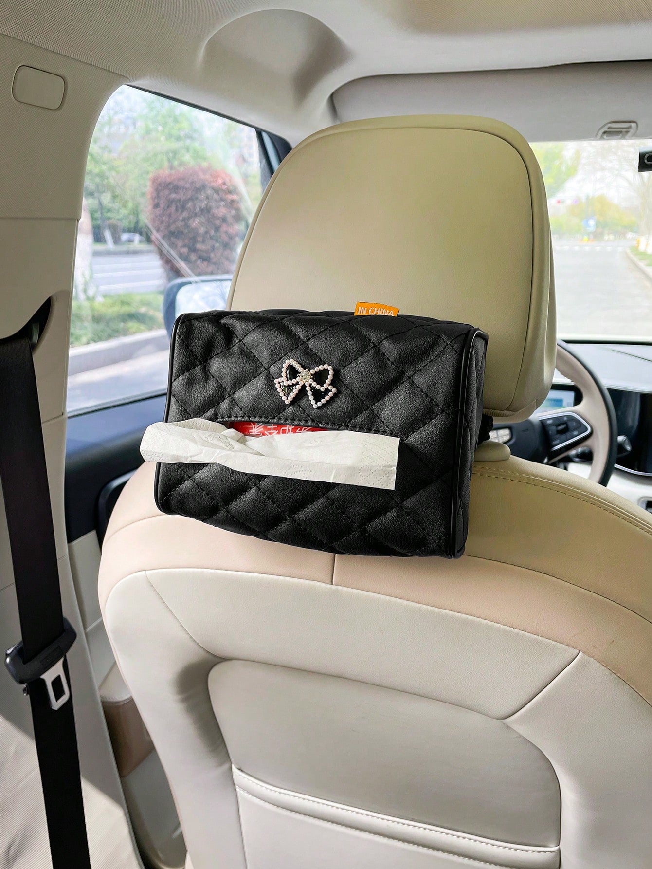 Cute Bow Tie Car Tissue Box, Leather Material Creative Visor Tissue Holder, Armrest Box Tissue Bag, Seat Back Tissue Holder, Car Interior Accessory (Length 17.5cm/6.88in, Width 12cm/4.72in)