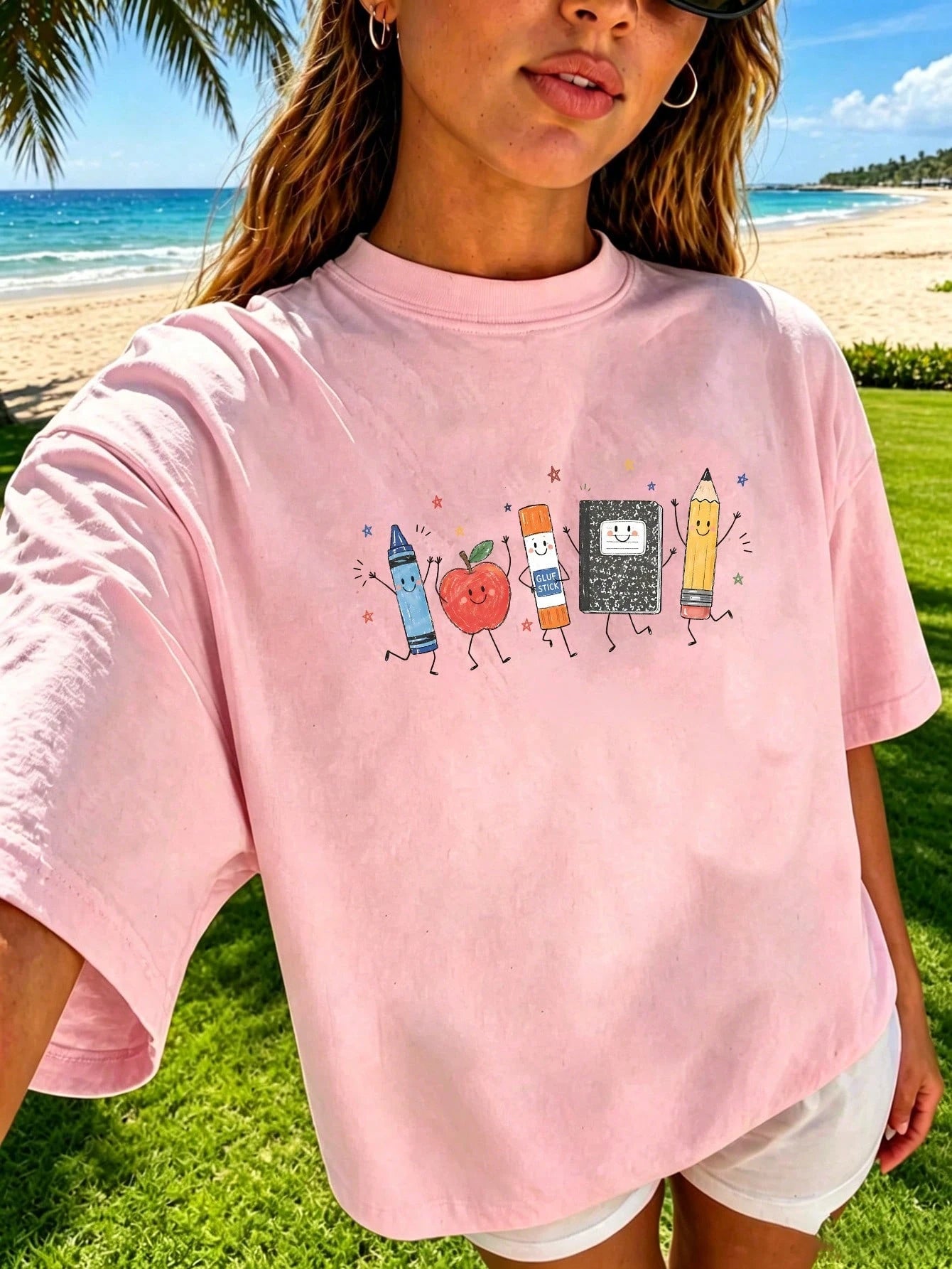 Cute Cartoon School Supplies Graphic Tee Preppy Teacher Student T-Shirt Kindergarten Back To School Top Smiling Apple Crayon Pencil Graphic Clothes
