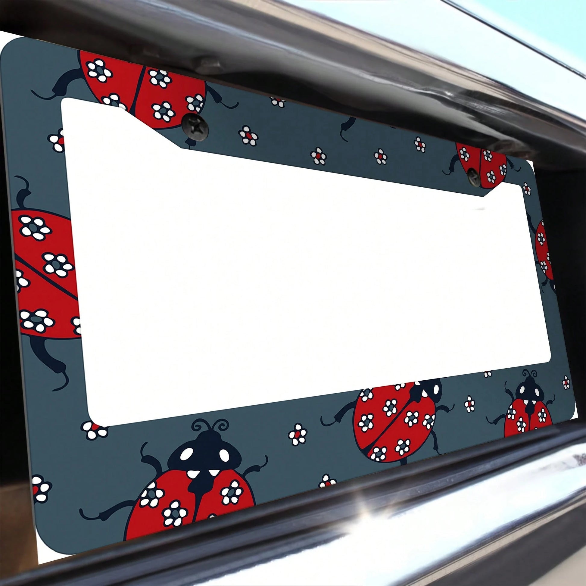 Cute Ladybug License Plate Frame, 2D Flat Print Red Insect And White Floral Car License Plate Cover, Lucky Ladybug Car License Plate Holder, Suitable For Women And Girls, Universal Size Rust-Proof Car