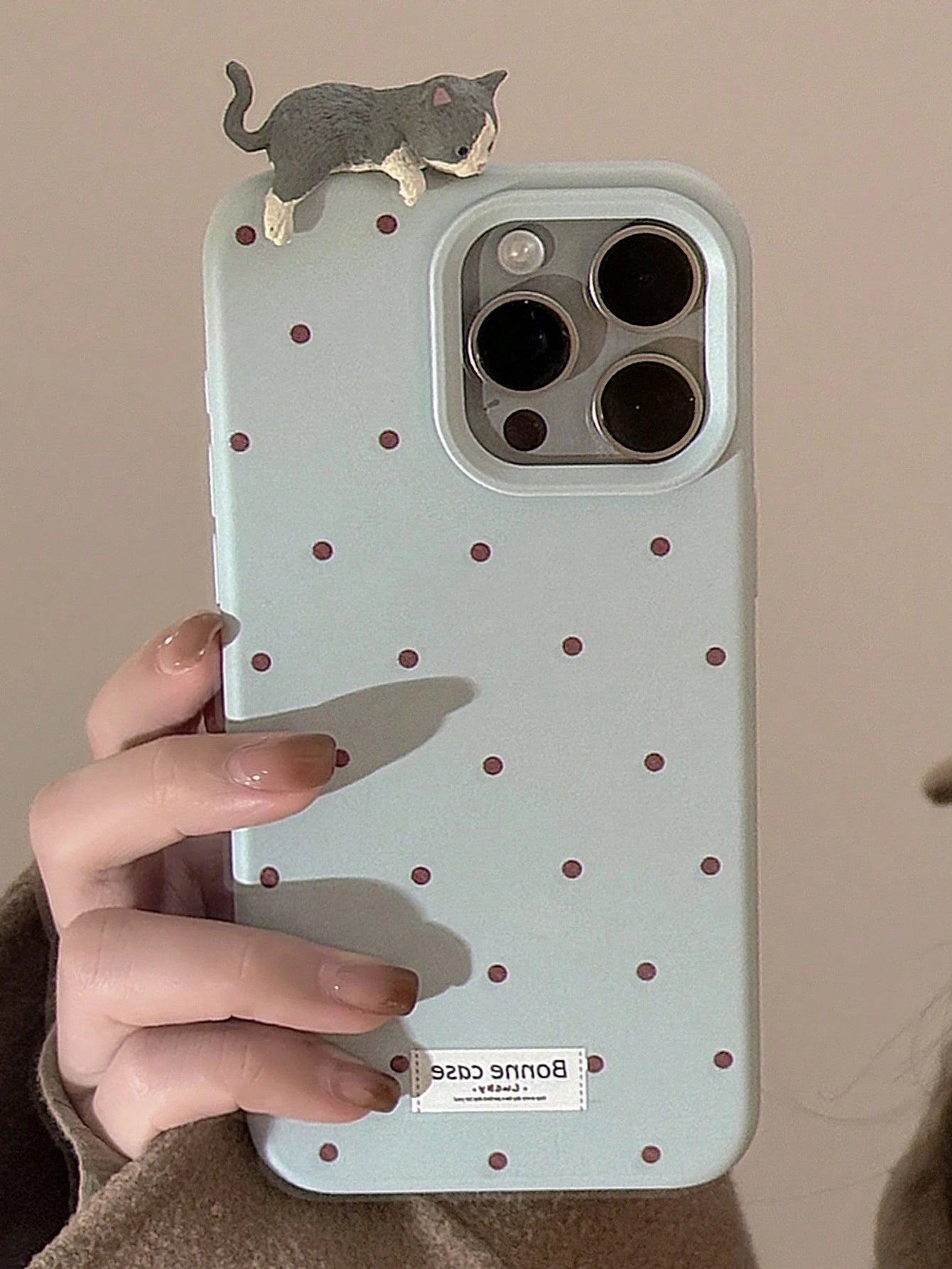Cute Luxury Blue Cat Element Fashion Phone Cases 1pc GUCADI Blue Polka Dot 3D Cute Lying Cat Soft Case Premium Skin-Friendly Anti-Drop Phone Case Compatible With Iphone 16/15/14/13/12 Series Waterproo