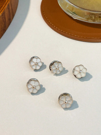DAZY 5pcs Floral Shaped Button
