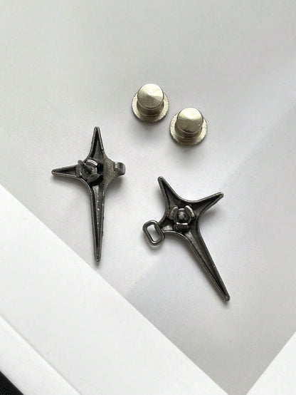 DAZY Silver Star Shaped Button