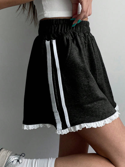 DAZY Women Lace Trim Loose Shorts