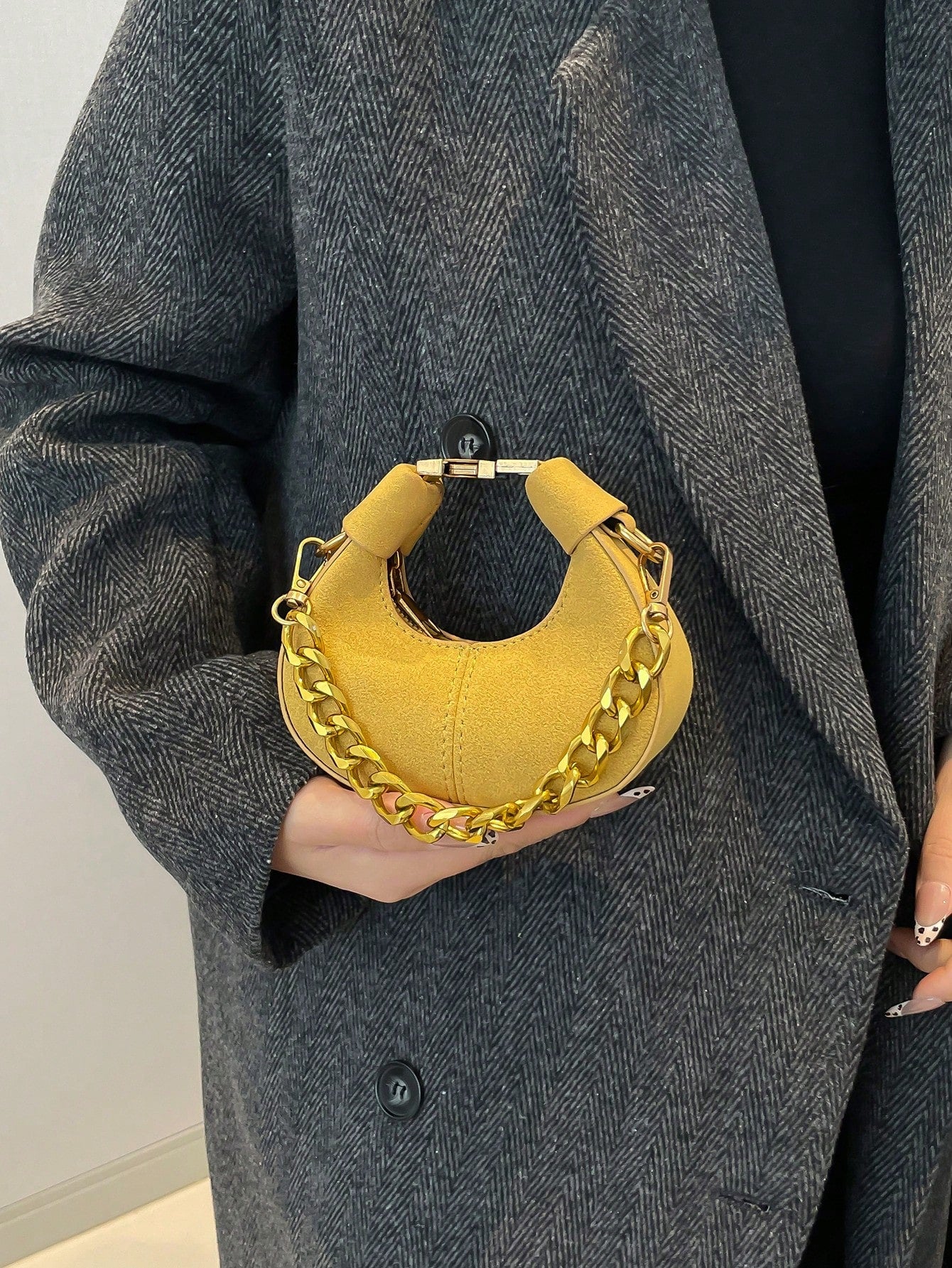 Design Pea-Shaped Mini Messenger Bag For Women, New Style Small Cross-Body Purse For Lipstick, Earphones, Fashionable Butter Yellow Bag For Women