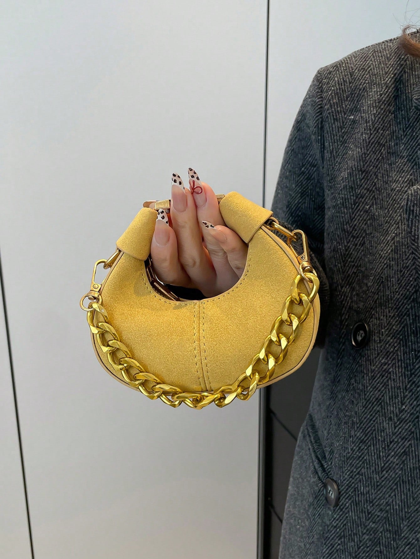 Design Pea-Shaped Mini Messenger Bag For Women, New Style Small Cross-Body Purse For Lipstick, Earphones, Fashionable Butter Yellow Bag For Women