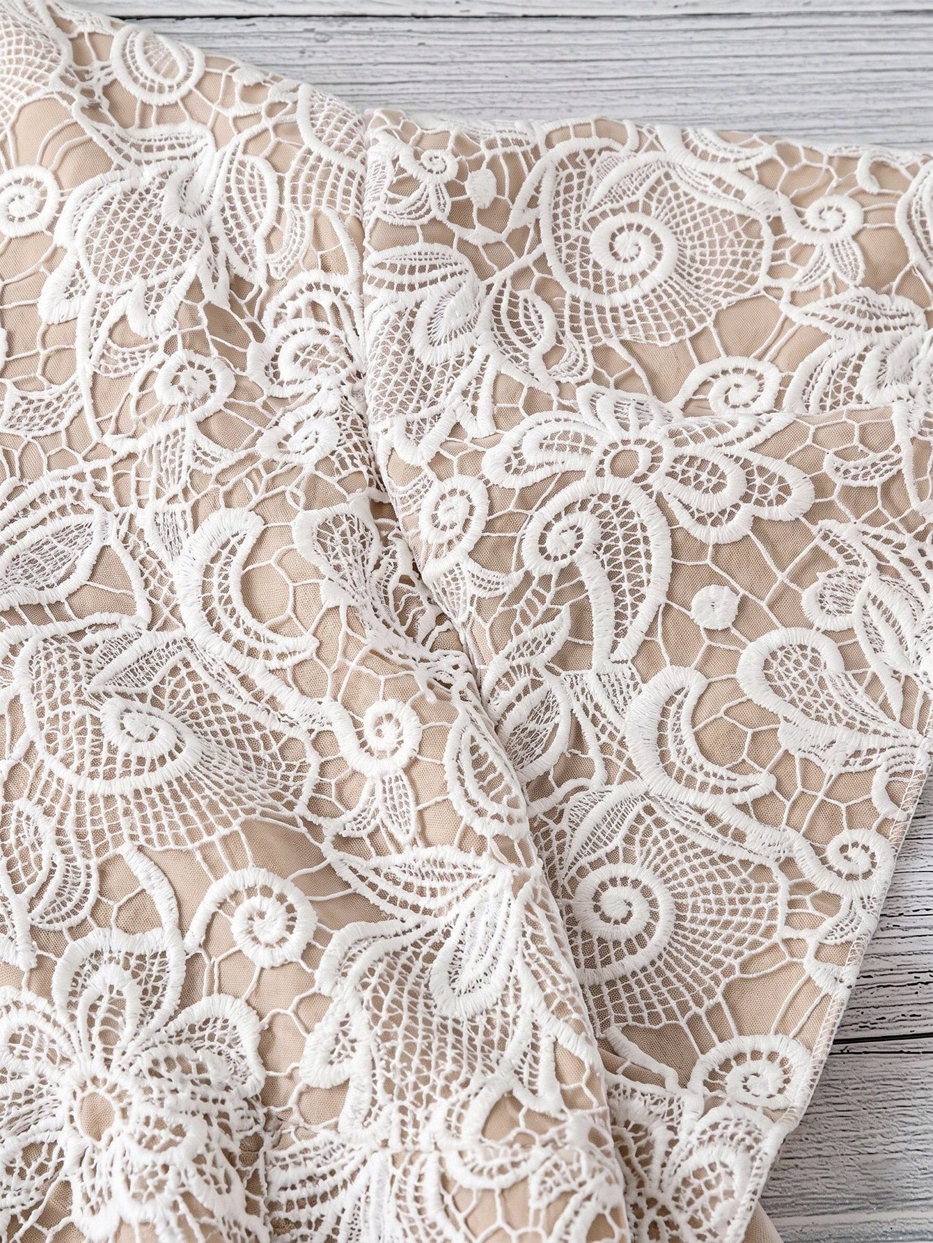 EMERY ROSE Plus Size Summer Casual Faux Lace Print Shirt