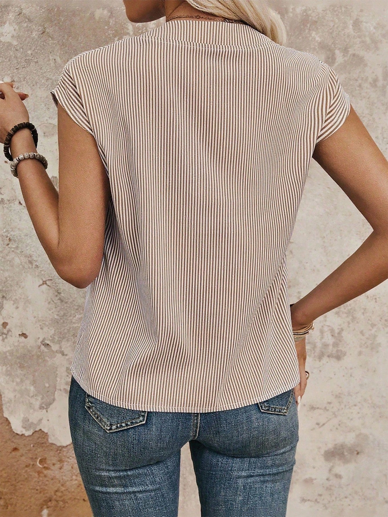 EMERY ROSE Women's Casual Striped Cutout Neck Batwing Sleeve Shirt, Summer