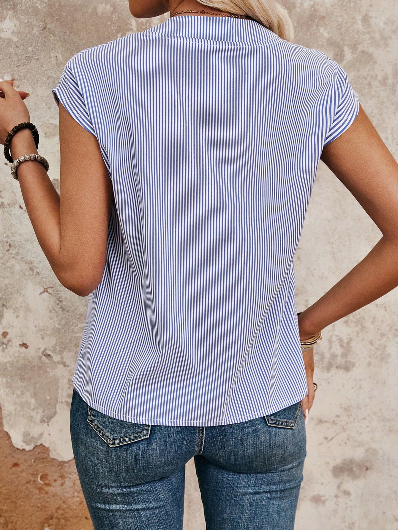 EMERY ROSE Women's Casual Striped Cutout Neck Batwing Sleeve Shirt, Summer
