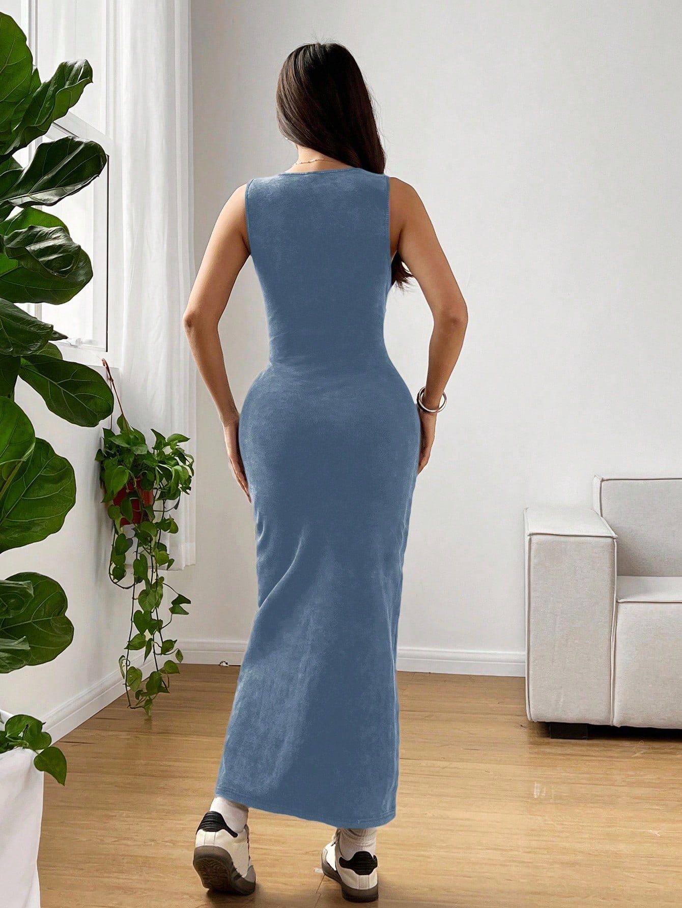 EZwear Stylish Sleeveless Round Neck Midi Tank Dress In Soft Blue Knitted Fabric For Casual Scenes Slim Dress,Casual Dresses For Women