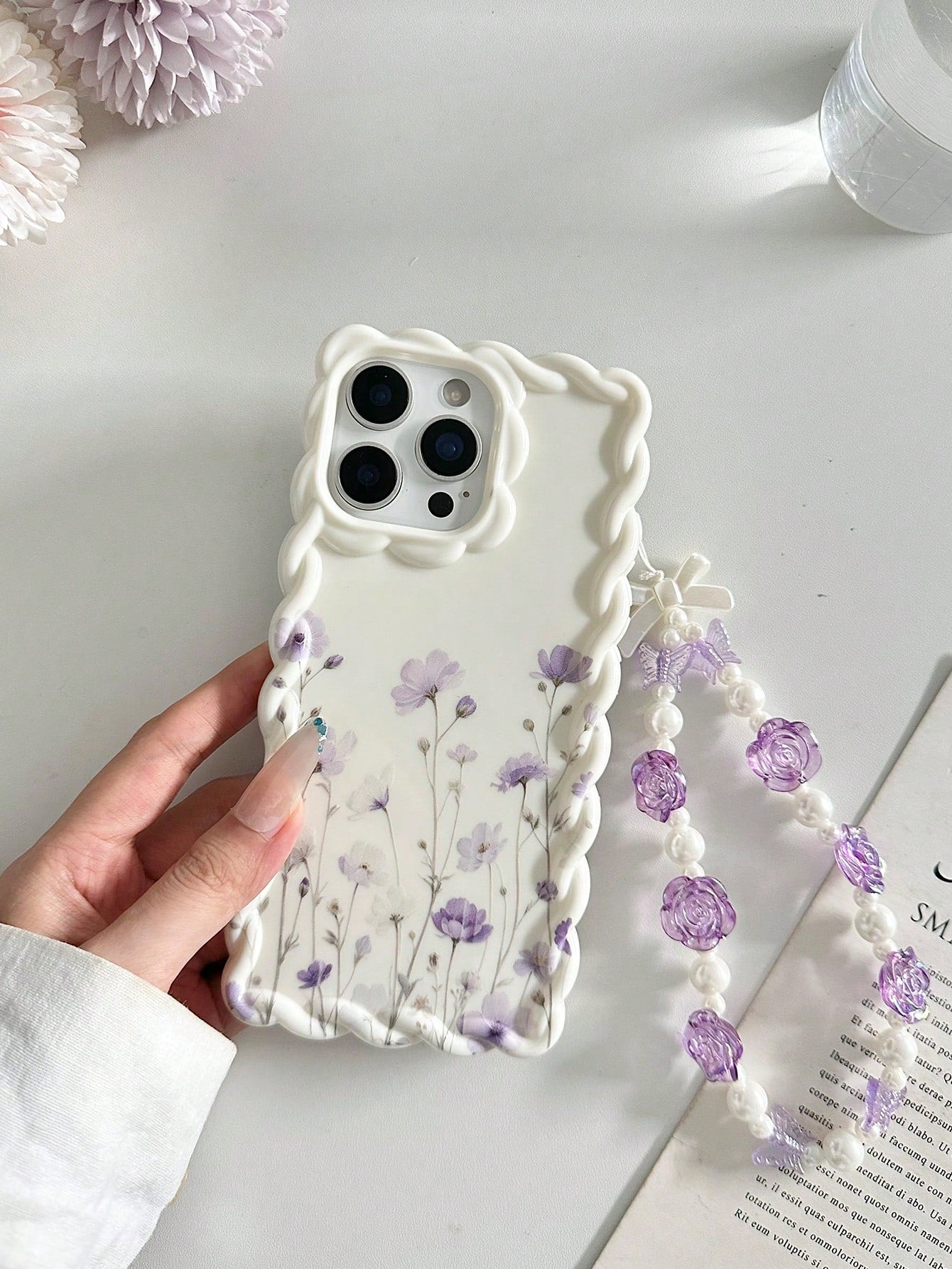 Floral Painted Braided Wavy Edge Beige With Attached Bracelet Flat Print Anti-Drop Fashion Cute Phone Case Suitable For Ip 17/Ip 17pro/Ip 17promax/Iphone16/Iphone16pro/Iphone16promax/IPhone16plus/ 10c