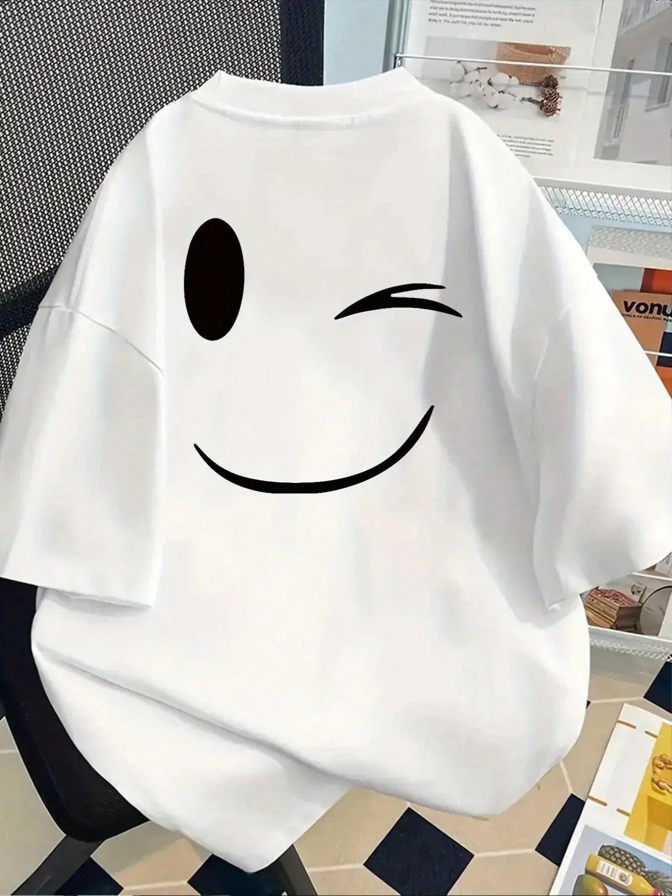 Front And Back Printed Short-Sleeve T-Shirt- Winking And Smiling Expressions- A Spring And Summer Printed T-Shirt For Women, Your Best Choice!