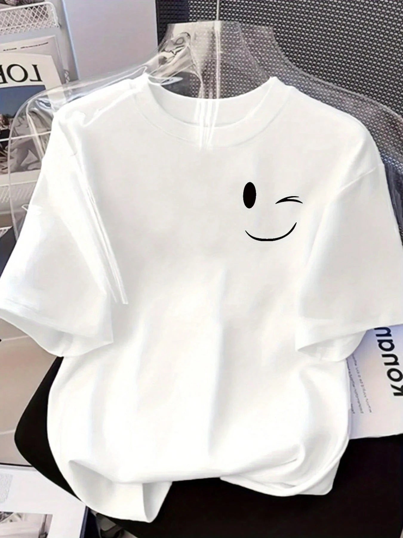 Front And Back Printed Short-Sleeve T-Shirt- Winking And Smiling Expressions- A Spring And Summer Printed T-Shirt For Women, Your Best Choice!