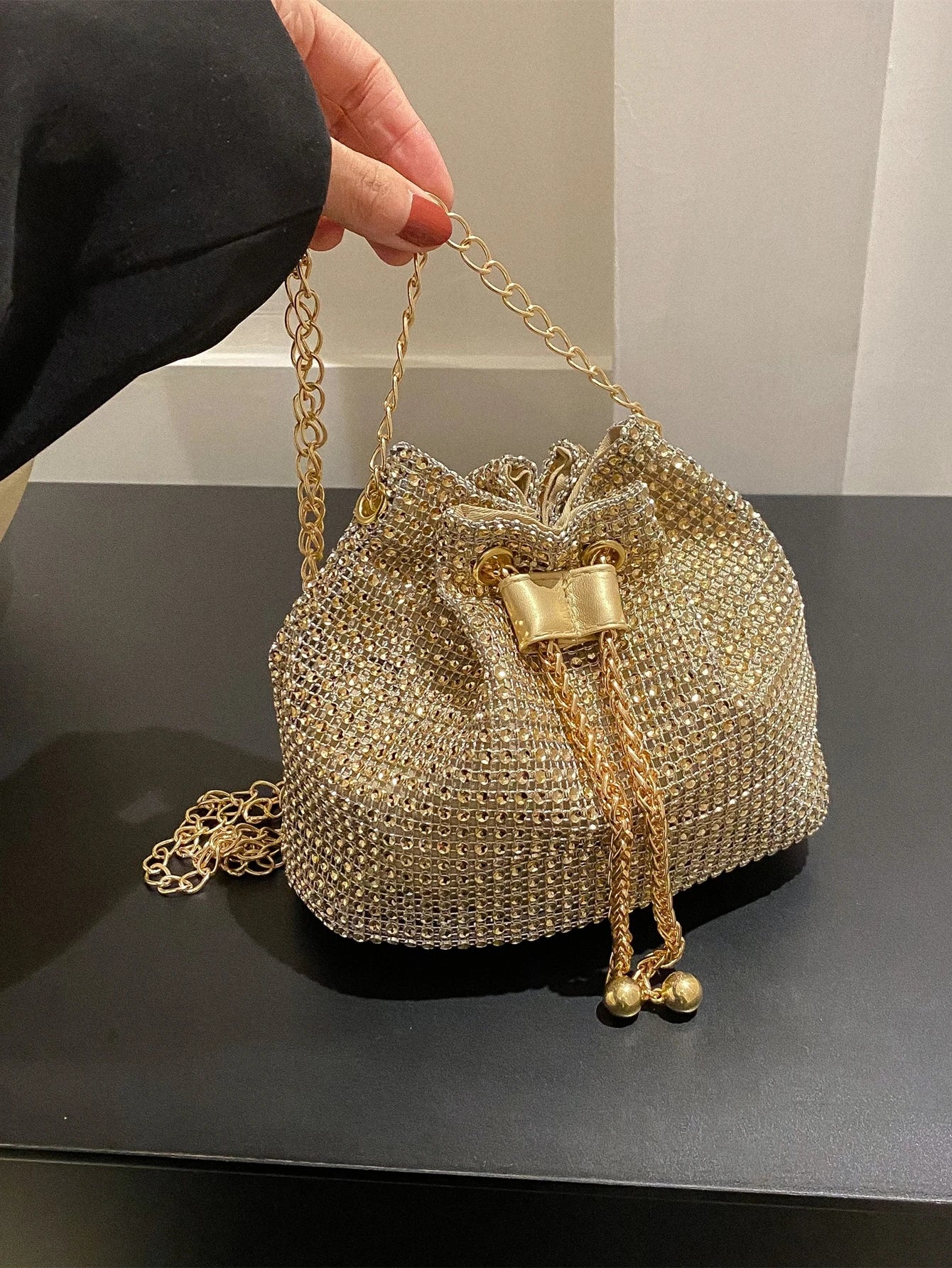 Glamorous Glitter Bling, Sequin, Luxury, Shiny Mini Rhinestone Decor Drawstring Design Chain Bucket Bag, Perfect Bride Purse For Wedding, Prom & Party Events Evening Bag, Dinner Bag For Party Girl, Wo
