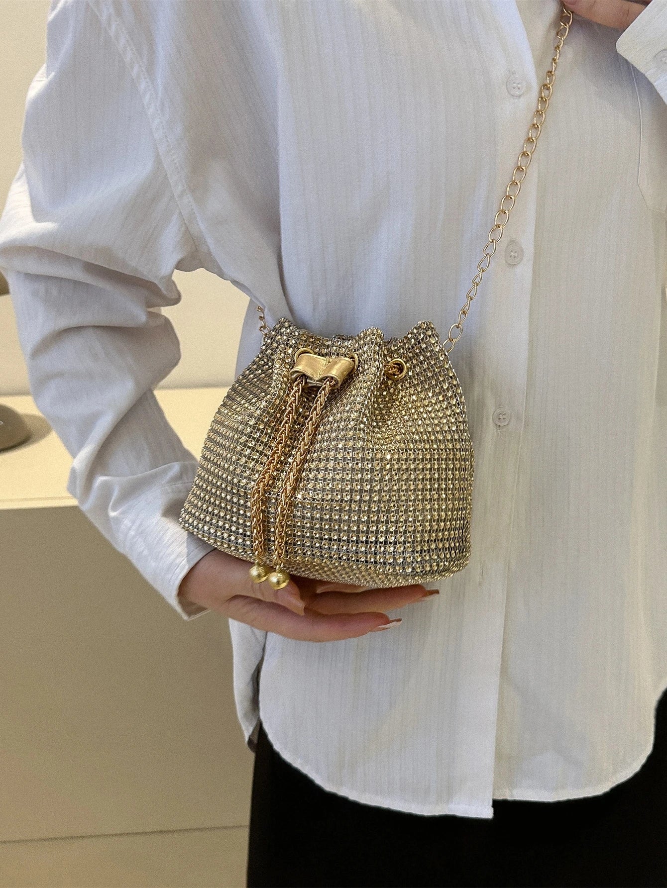Glamorous Glitter Bling, Sequin, Luxury, Shiny Mini Rhinestone Decor Drawstring Design Chain Bucket Bag, Perfect Bride Purse For Wedding, Prom & Party Events Evening Bag, Dinner Bag For Party Girl, Wo