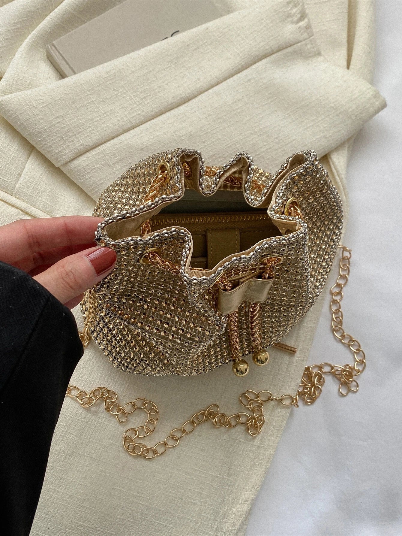 Glamorous Glitter Bling, Sequin, Luxury, Shiny Mini Rhinestone Decor Drawstring Design Chain Bucket Bag, Perfect Bride Purse For Wedding, Prom & Party Events Evening Bag, Dinner Bag For Party Girl, Wo