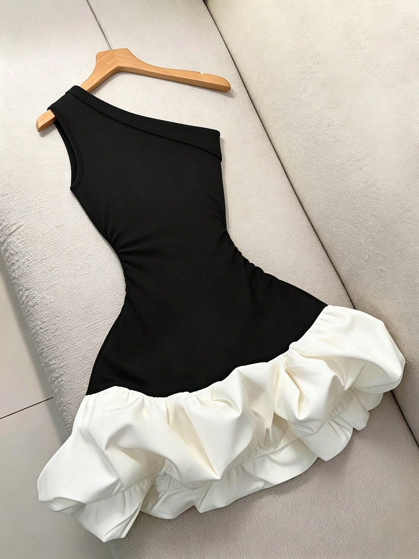 GlowEve Women's Black White Color Block One Shoulder Mini Dress, Ruched High Waist Slim Bodycon Dress, Puff Bubble Hem, Elegant Daily Casual Dress, Dating Vacation Outfit, Office Commuter Summer Party