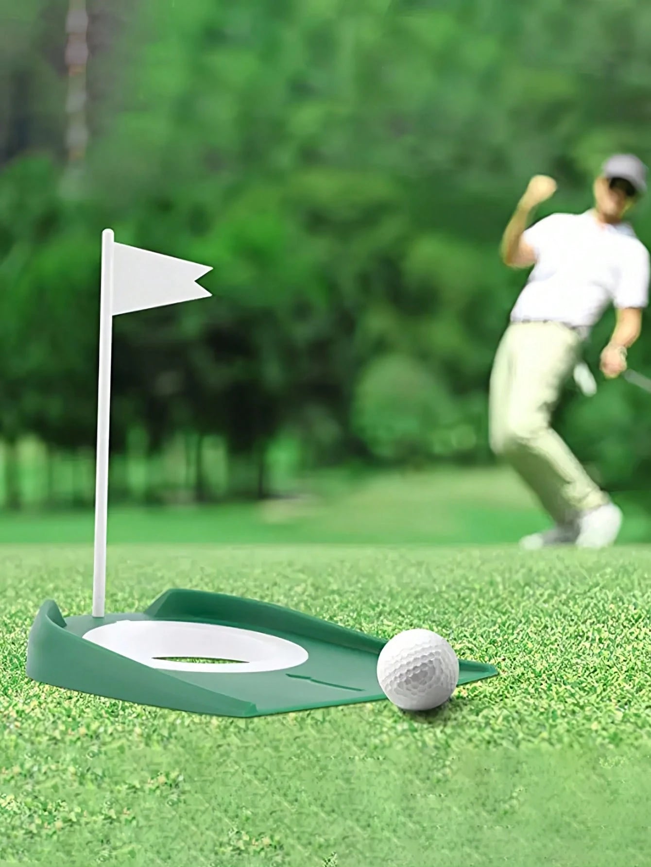 Golf Practice Putting Cup With Flag Removable Golf Putter Training Device Putting Practice Tool Lightweight Golf Putting Hole Ideal For Indoor And Outdoor Training For Men Women Perfect Gifts For Golf