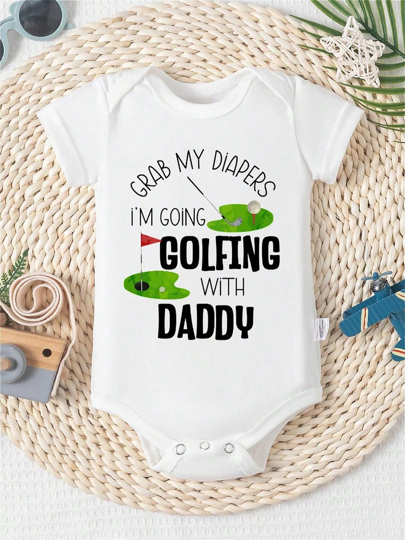 GRAB MY DIAPERS I'M GOING GOLFING WITH DADDY Print Funny Baby Romper Casual Comfortable Short Sleeve Newborn Clothes Cotton Fashion Triangle Jumpsuit