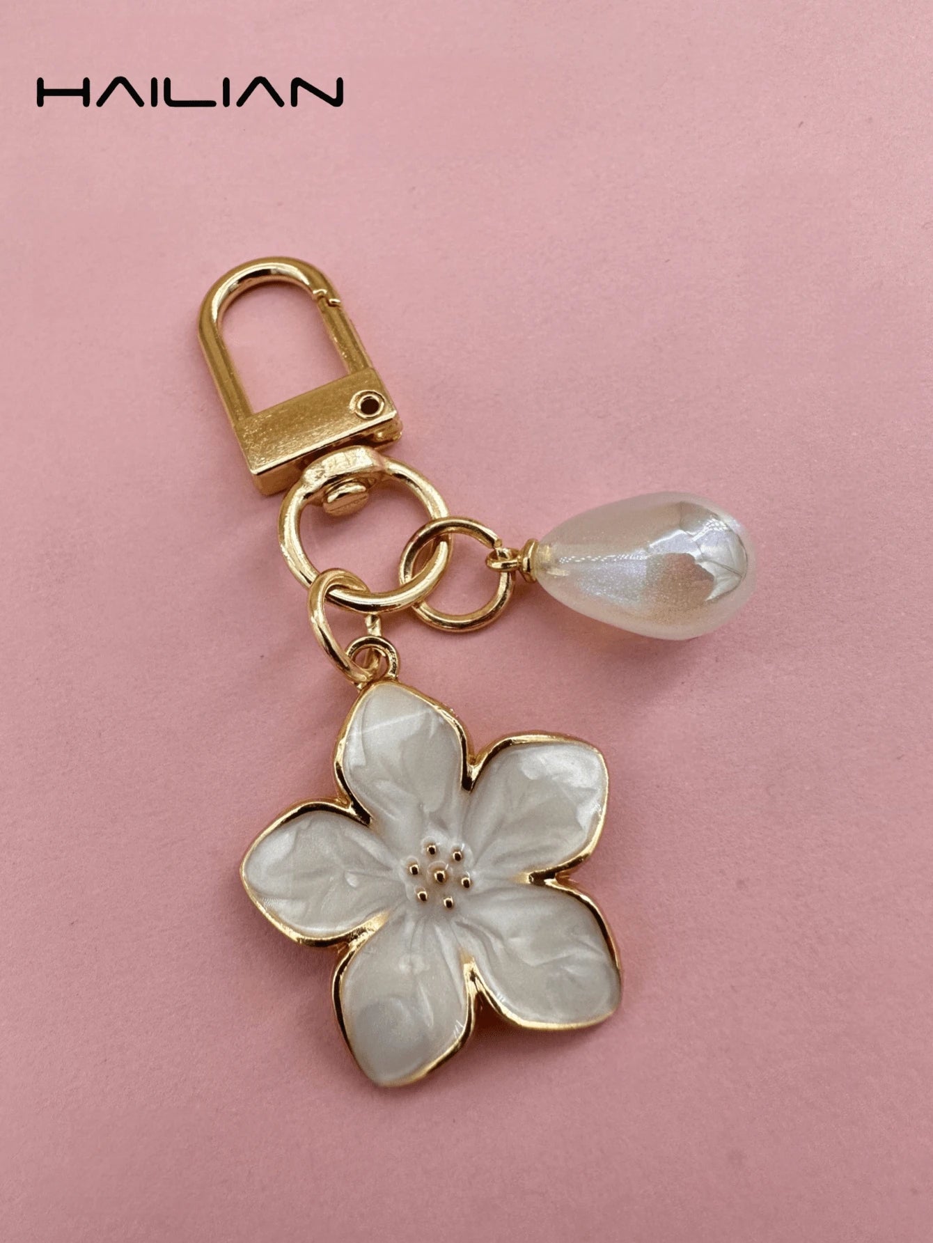 HAILIAN 1 Pc Alloy Material Sakura Shape Keychain, Lightweight And Elegant Sakura With Multi-Color Pearls, Suitable For Women As Daily Bag Accessory, Travel Accessory, Beach Accessory, Bag Charm, Car