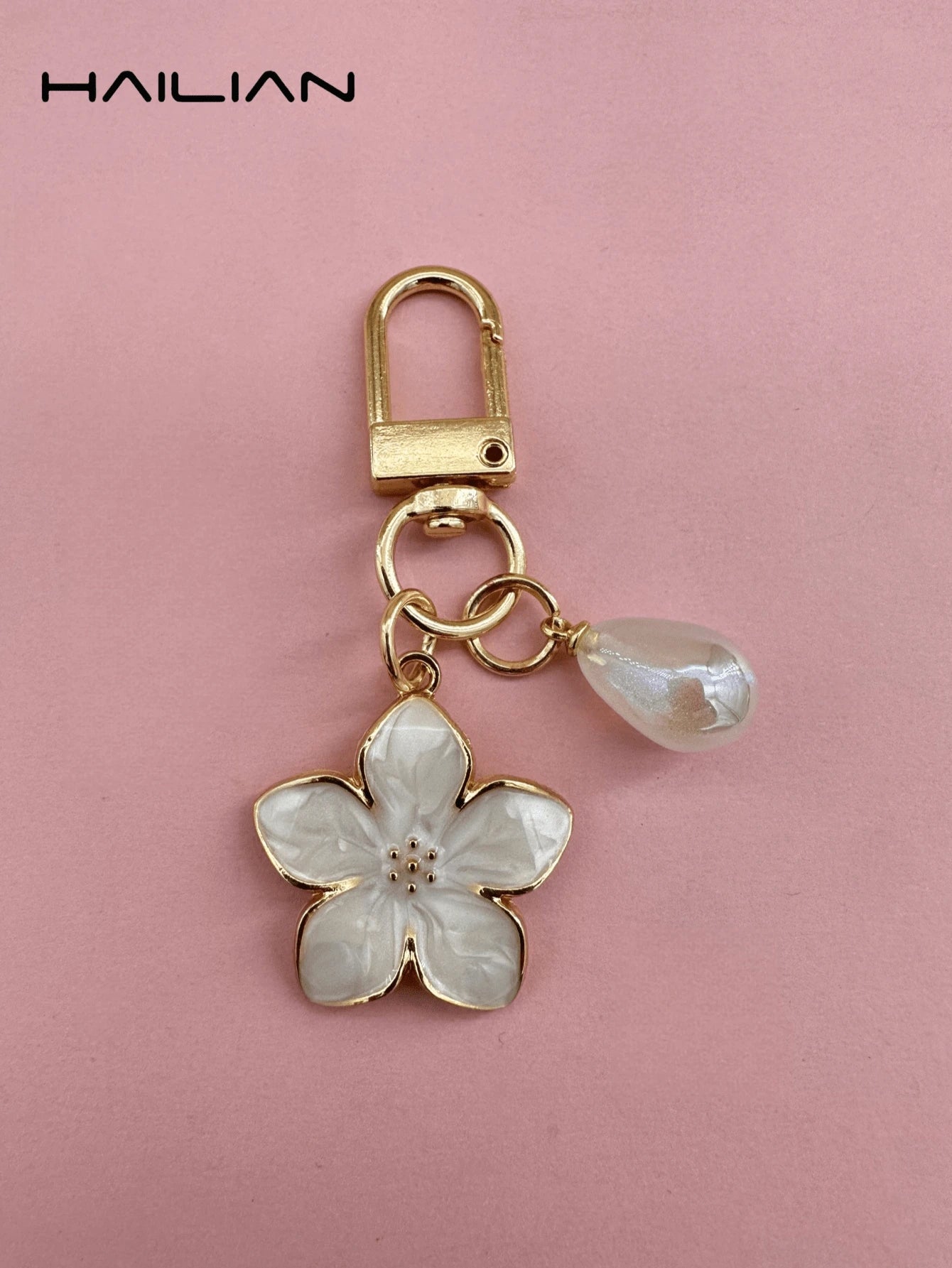 HAILIAN 1 Pc Alloy Material Sakura Shape Keychain, Lightweight And Elegant Sakura With Multi-Color Pearls, Suitable For Women As Daily Bag Accessory, Travel Accessory, Beach Accessory, Bag Charm, Car