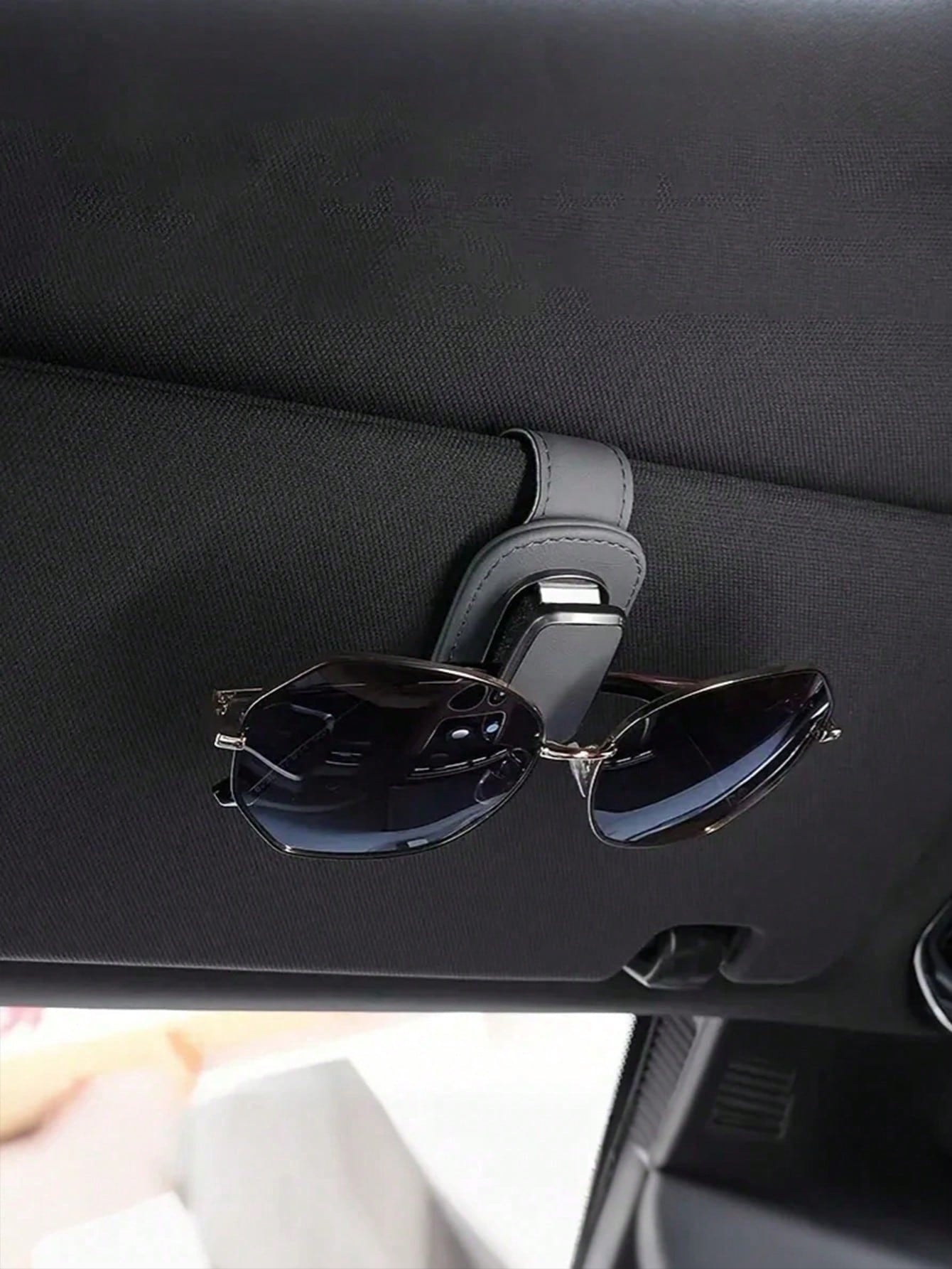 High-Quality PU Leather & Metal Car Glasses Holder- Universal Clip Design Fits 99% Vehicles, Elastic Clip, Scratch-Resistant, Easy Installation, Can Hold Glasses, Glasses & Documents, Compact & Fashi