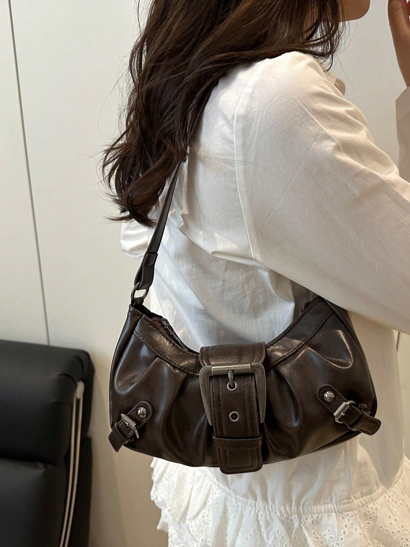 ICON 1pc Women's Retro Biker Punk Style Rivet Decor Adjustable Strap Large Capacity Soft Faux Oiled Leather Ombre Color One Shoulder Underarm Bag, Suitable For Work, Commute, Date, Party