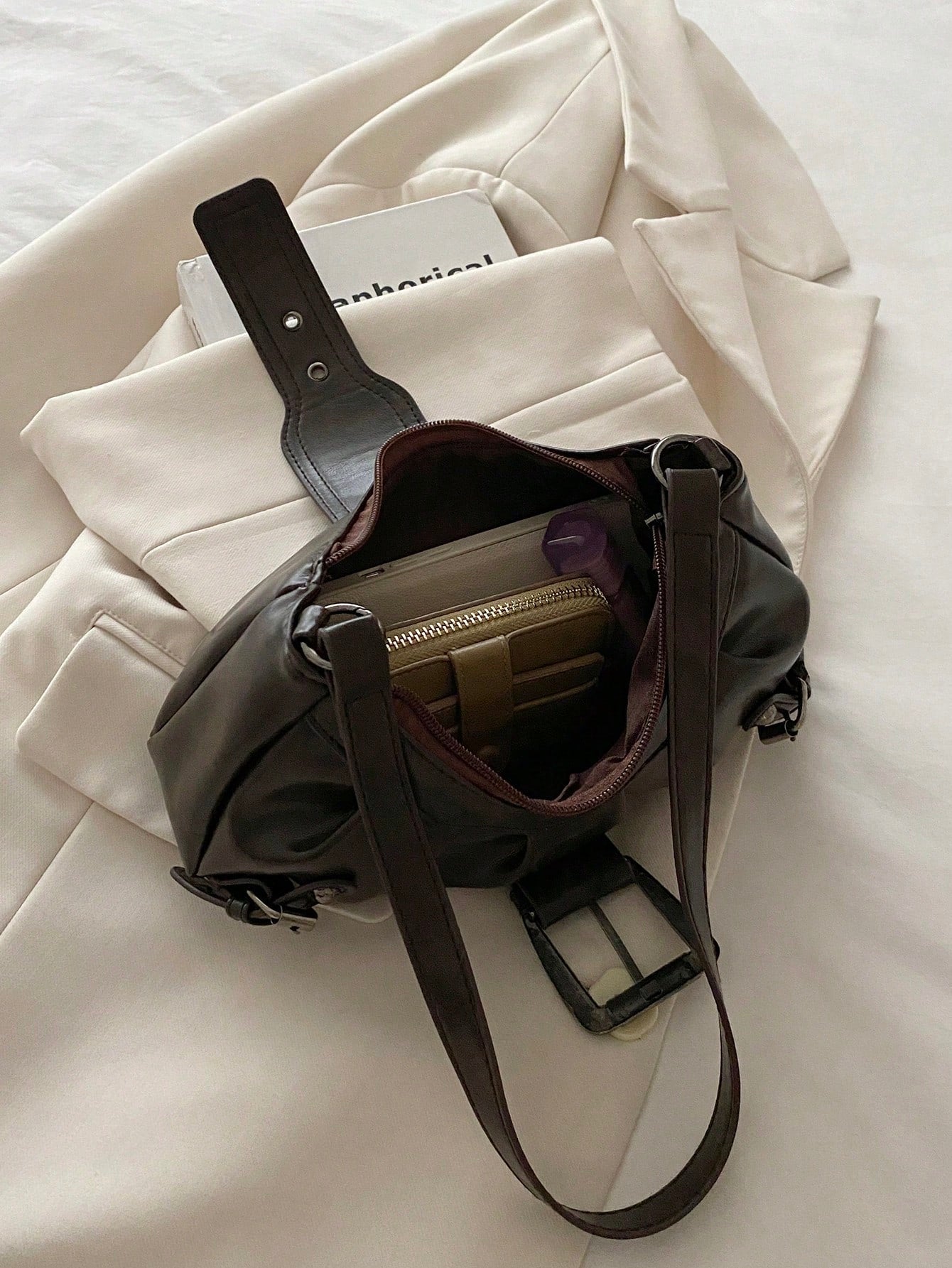 ICON 1pc Women's Retro Biker Punk Style Rivet Decor Adjustable Strap Large Capacity Soft Faux Oiled Leather Ombre Color One Shoulder Underarm Bag, Suitable For Work, Commute, Date, Party