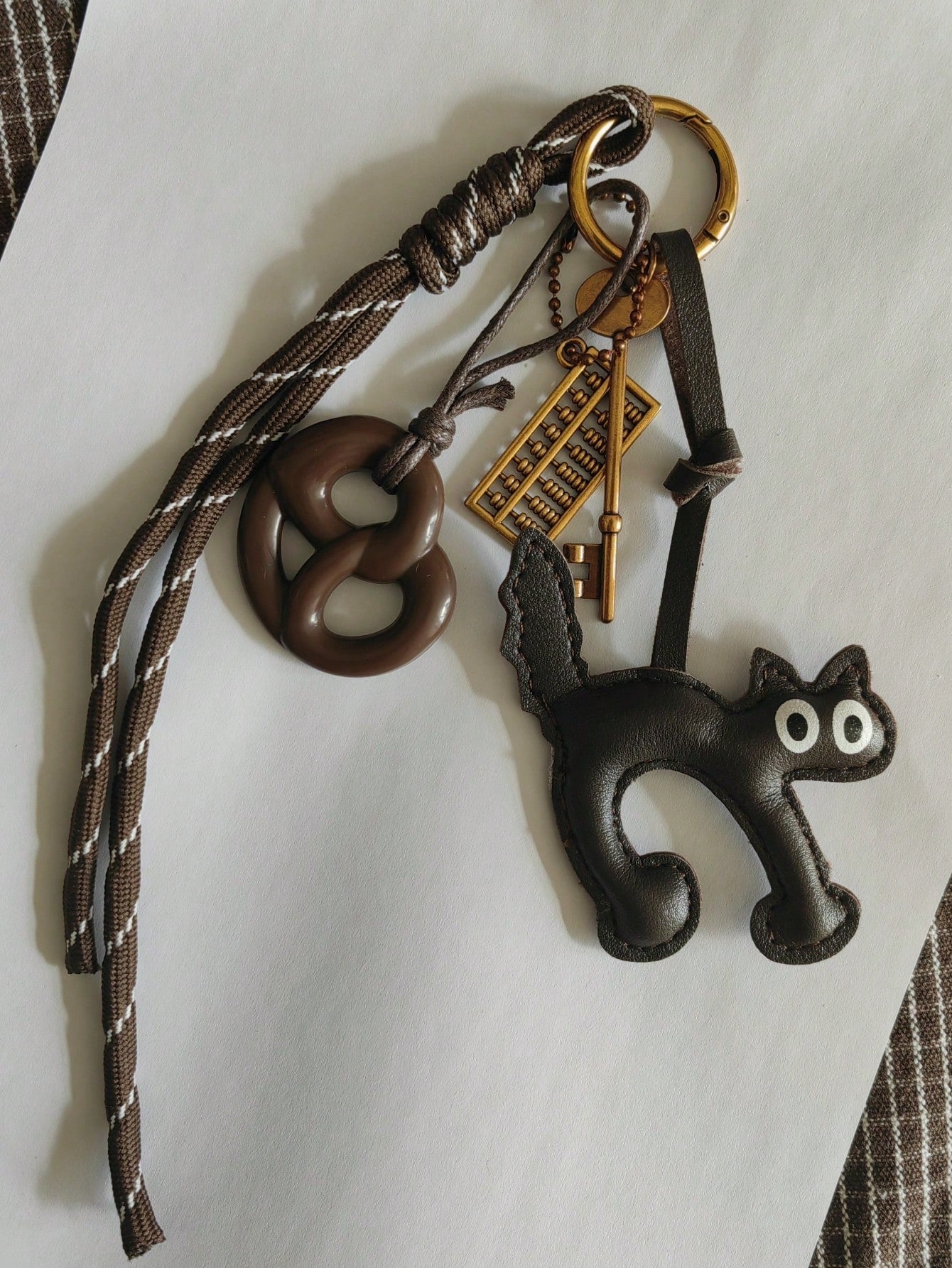 INS Style Edgy Chic Key Chain, Cute Accessories Including Biscuit, Abacus, Big-Eyed Cat Designs, Decorative Knotted Lanyards, Suitable For Women, Girls, Office, School, Small Gifts To Enhance Your Sty