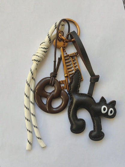 INS Style Edgy Chic Key Chain, Cute Accessories Including Biscuit, Abacus, Big-Eyed Cat Designs, Decorative Knotted Lanyards, Suitable For Women, Girls, Office, School, Small Gifts To Enhance Your Sty