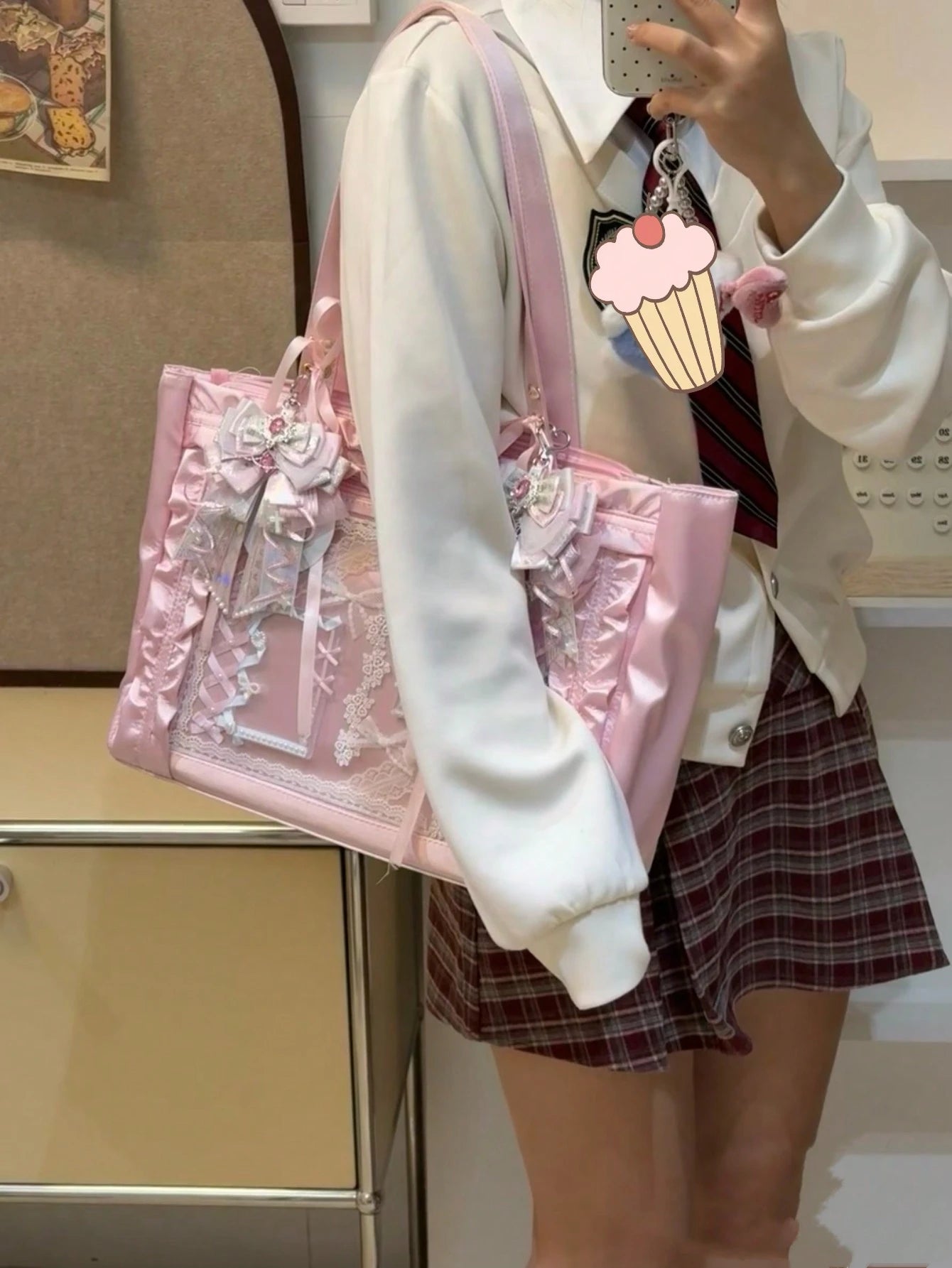 Japanese Harajuku's New Fashion Satin Bow Large-Capacity Ltabag, Can Put Grain, Can Hang Keychains, Can Put Postcards, Can Put Dolls, Can Participate In Comic Exhibitions, Can Participate In Parties