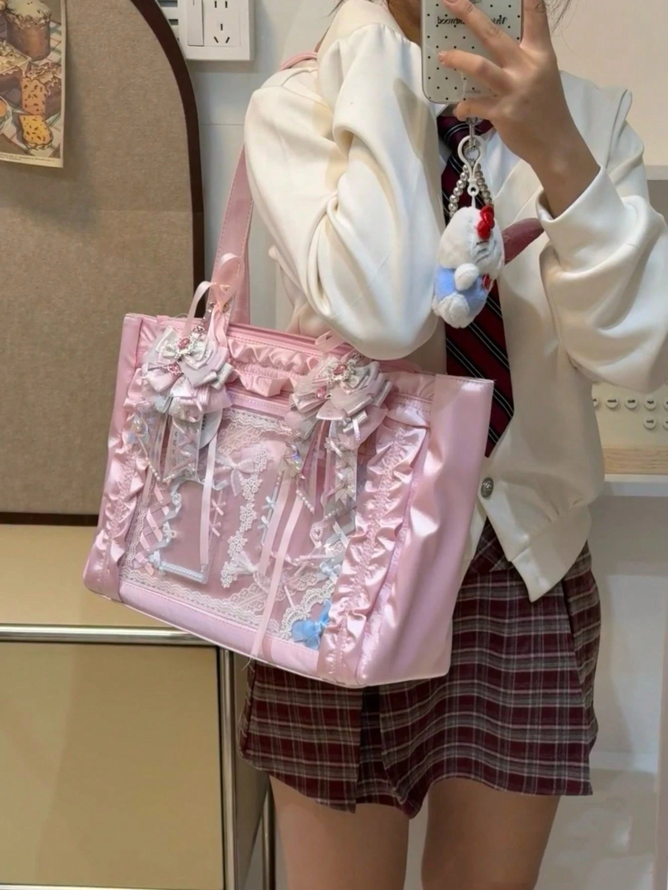 Japanese Harajuku's New Fashion Satin Bow Large-Capacity Ltabag, Can Put Grain, Can Hang Keychains, Can Put Postcards, Can Put Dolls, Can Participate In Comic Exhibitions, Can Participate In Parties