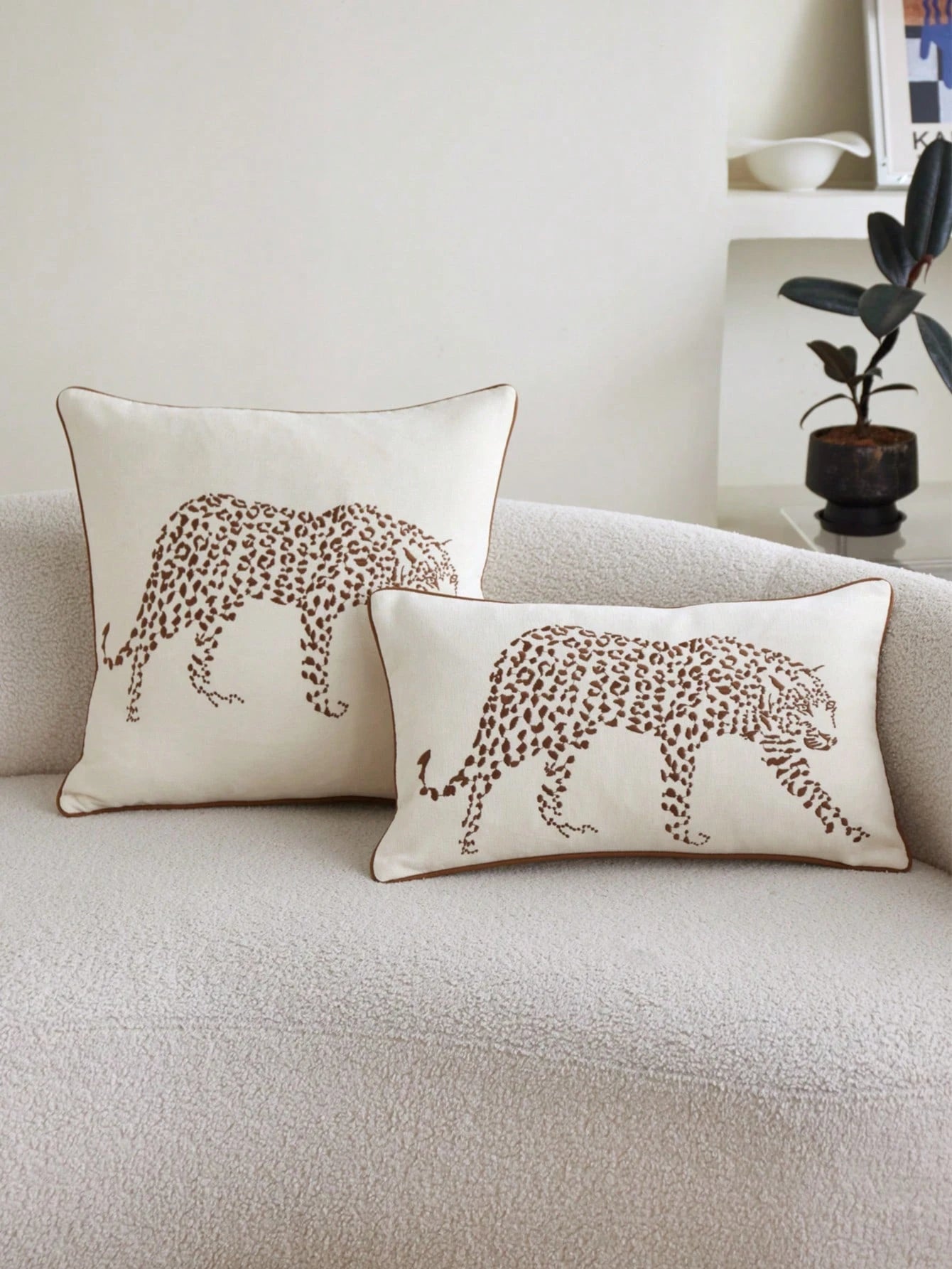 LCUHPCL 1pc And 2pcs Low-Key Luxury 3D Leopard Embroidery Pillowcase, Home Decor Suitable For Living Room, Bedroom, Car And Other Environments