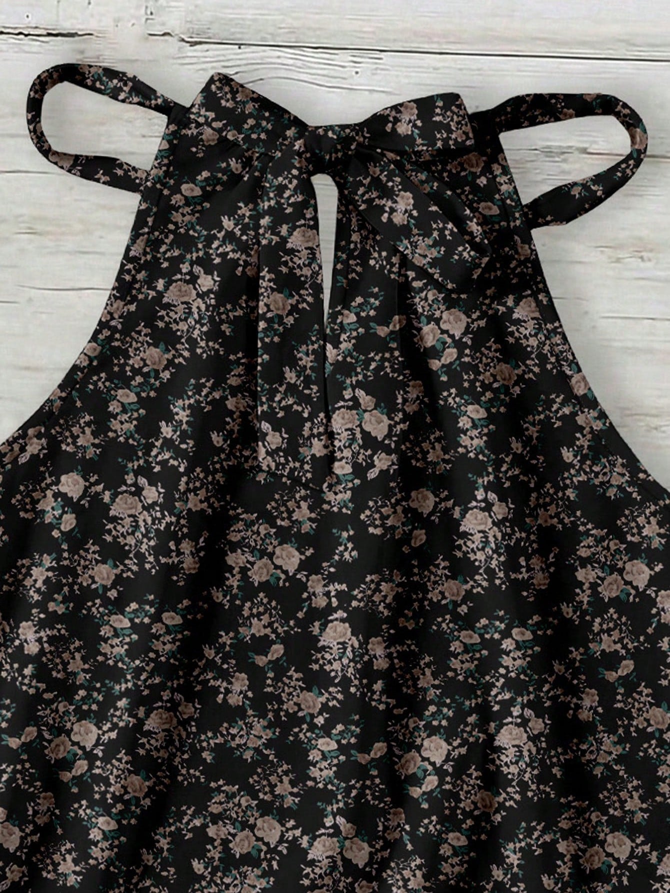 LUNE Women's Ditsy Floral Halter Neck Camisole, Suitable For Spring/Summer Vacation Black Floral Boho